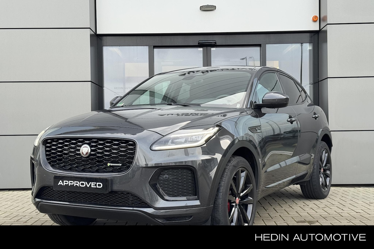 Jaguar E-Pace - 1.5 P300e AWD R-Dynamic Black Cruise control adaptief met Stop&Go en stuurhulp | Panoramad - AutoWereld.nl