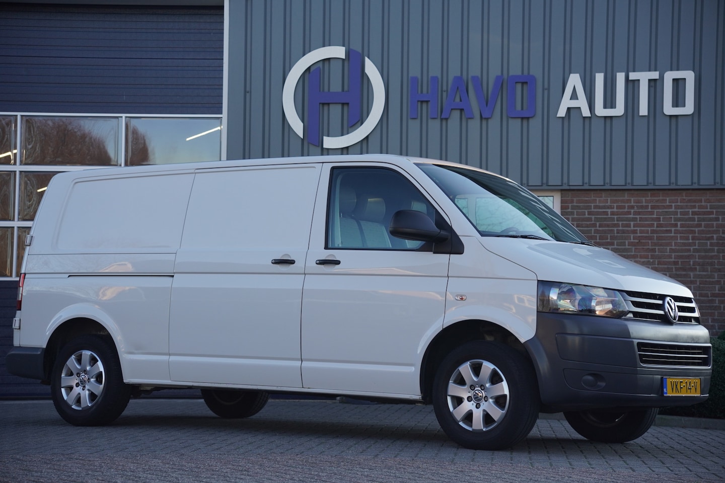 Volkswagen Transporter - 2.0 Benzine L2, 3-ZITS, BTW-VRIJ / MARGE - AutoWereld.nl