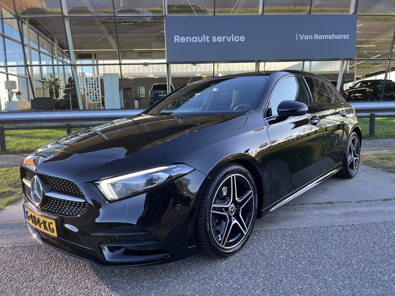 Mercedes-Benz A-klasse - 200 Business Solution AMG / Automaat / Pano / Stoelverw. / PDC V+A / - AutoWereld.nl