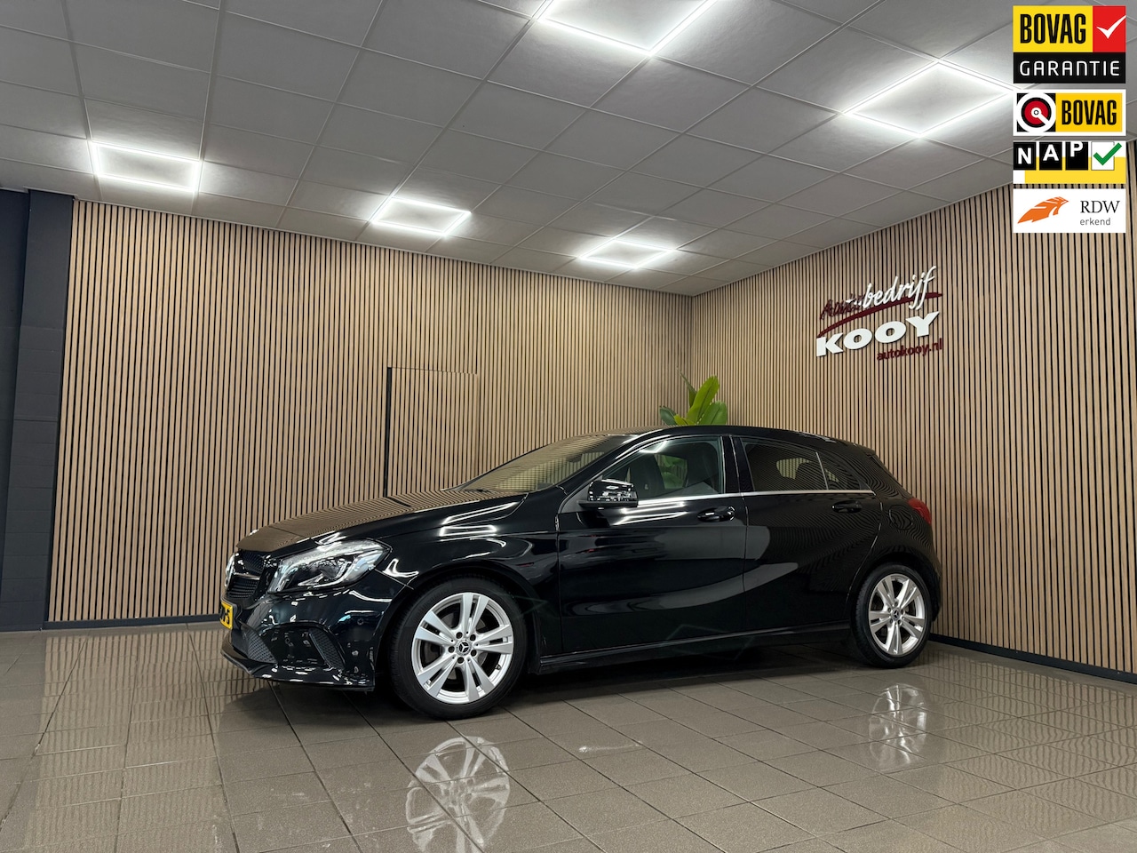 Mercedes-Benz A-klasse - 180 Ambition * Automaat / Navigatie / Parkeersensoren / Cruise control / NL Auto * - AutoWereld.nl