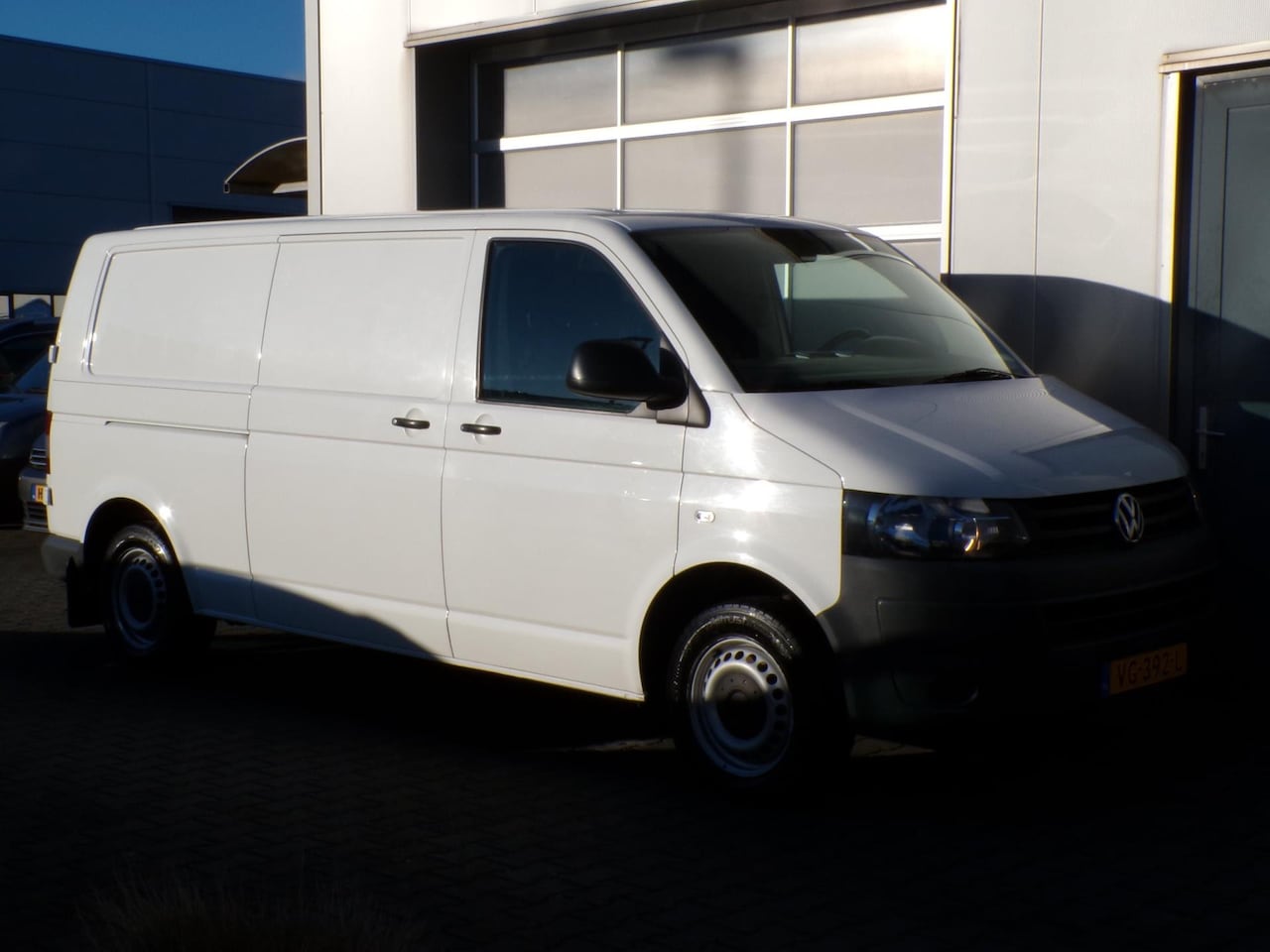 Volkswagen Transporter - 2.0 TDI L2H1 DC Budgetline|Trekhaak - AutoWereld.nl