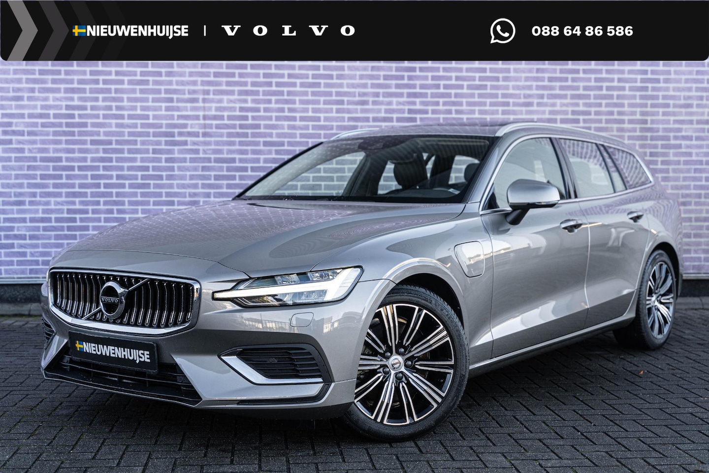 Volvo V60 - 2.0 T8 Plug-in hybrid AWD Plus Bright | Adaptieve Cruise Control | Panoramadak | Parkeerca - AutoWereld.nl
