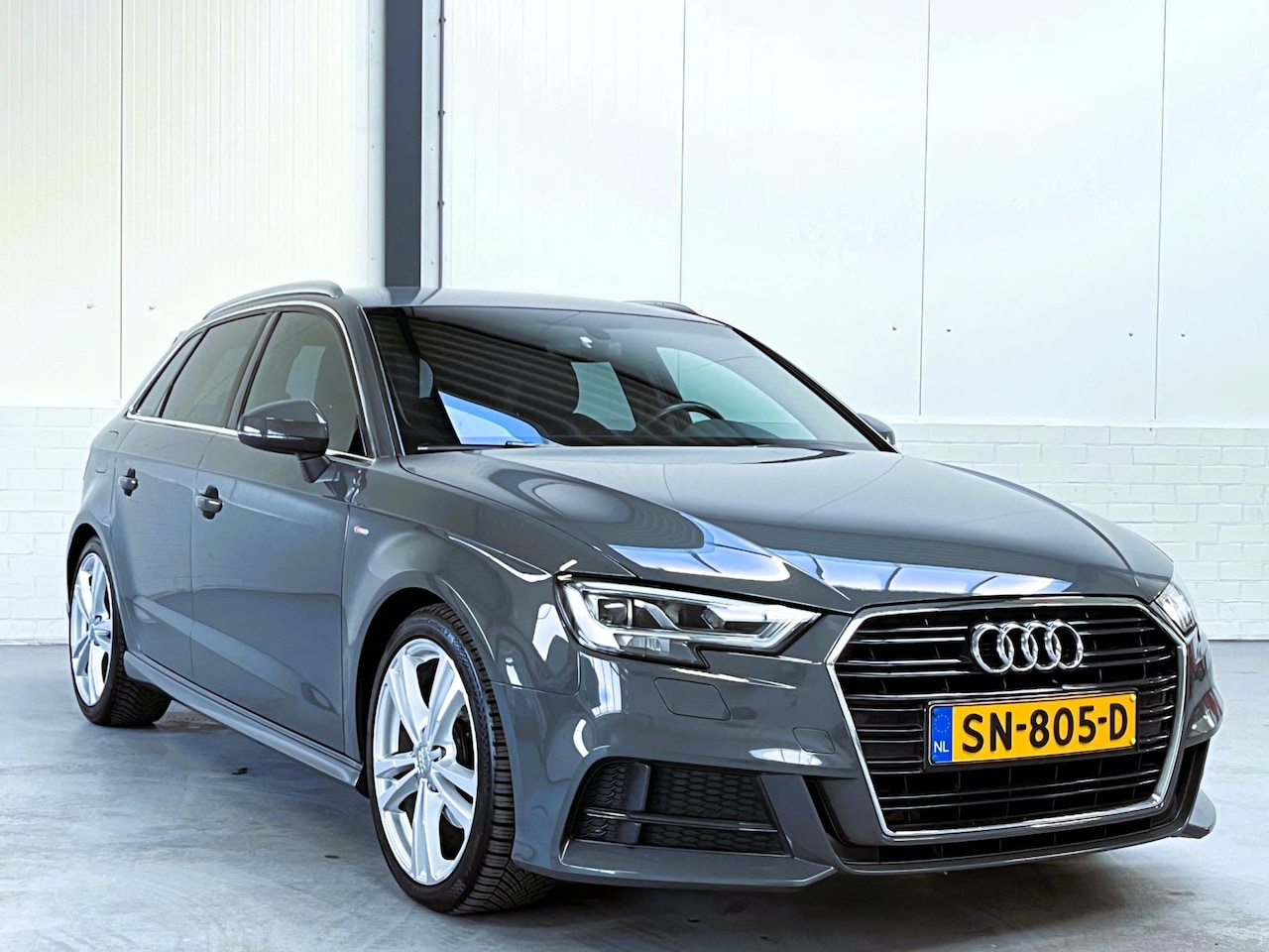 Audi A3 Sportback - 1.5 TFSI CoD Sport S Line Edition Org NL - AutoWereld.nl