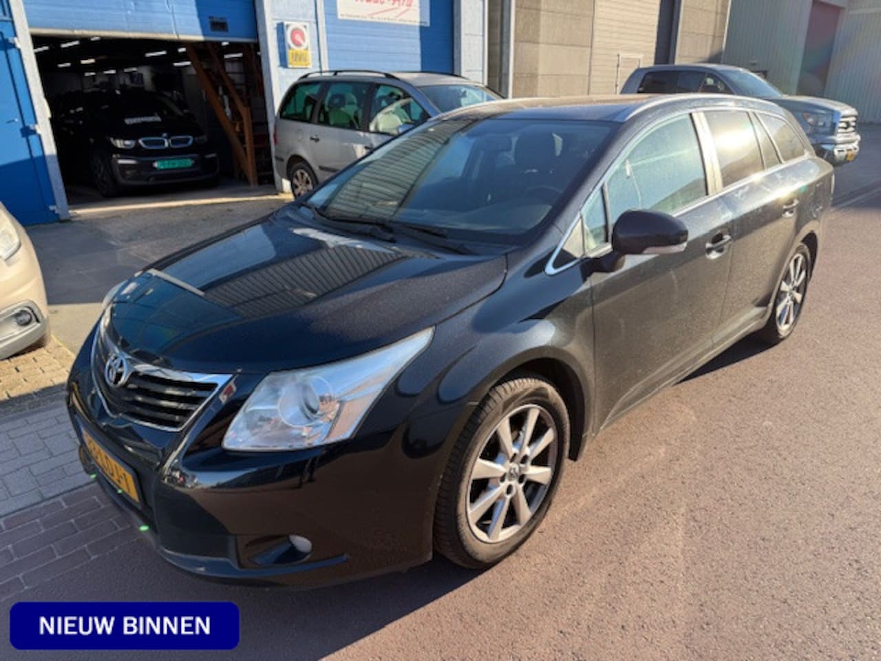 Toyota Avensis Wagon - 2.0 VVTi Business BTW 2010 Panoramadak keyless NAP + Boekjes aanwezig. - AutoWereld.nl