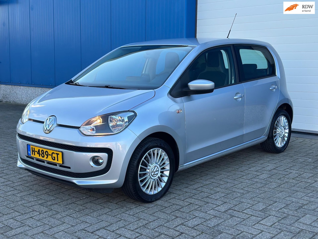 Volkswagen Up! - 1.0 high up! NAVI - STOELVERWARMING - ZEER NETTE STAAT!!! - AutoWereld.nl