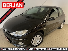 Peugeot 206 - 1.4 Air-line AIRCO ELEK RAMEN CENT VERG LAGE KM STAND NWE APK INRUIL MOG ZEER NETTE AUTO