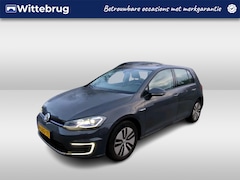 Volkswagen e-Golf - E-DITION Led / Navigatie / Climate control / 16 Inch