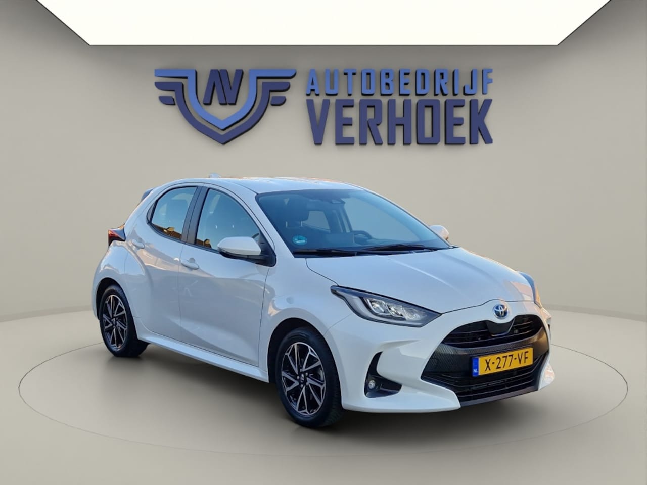 Toyota Yaris - 1.5 Hybrid Dynamic Stoelverwarming - Carplay - AutoWereld.nl