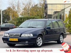 Volvo V70 - 2.5 Exclusive-Line | Automaat | Leder stoelen | Trekhaak | Stoelverwarming | Airco