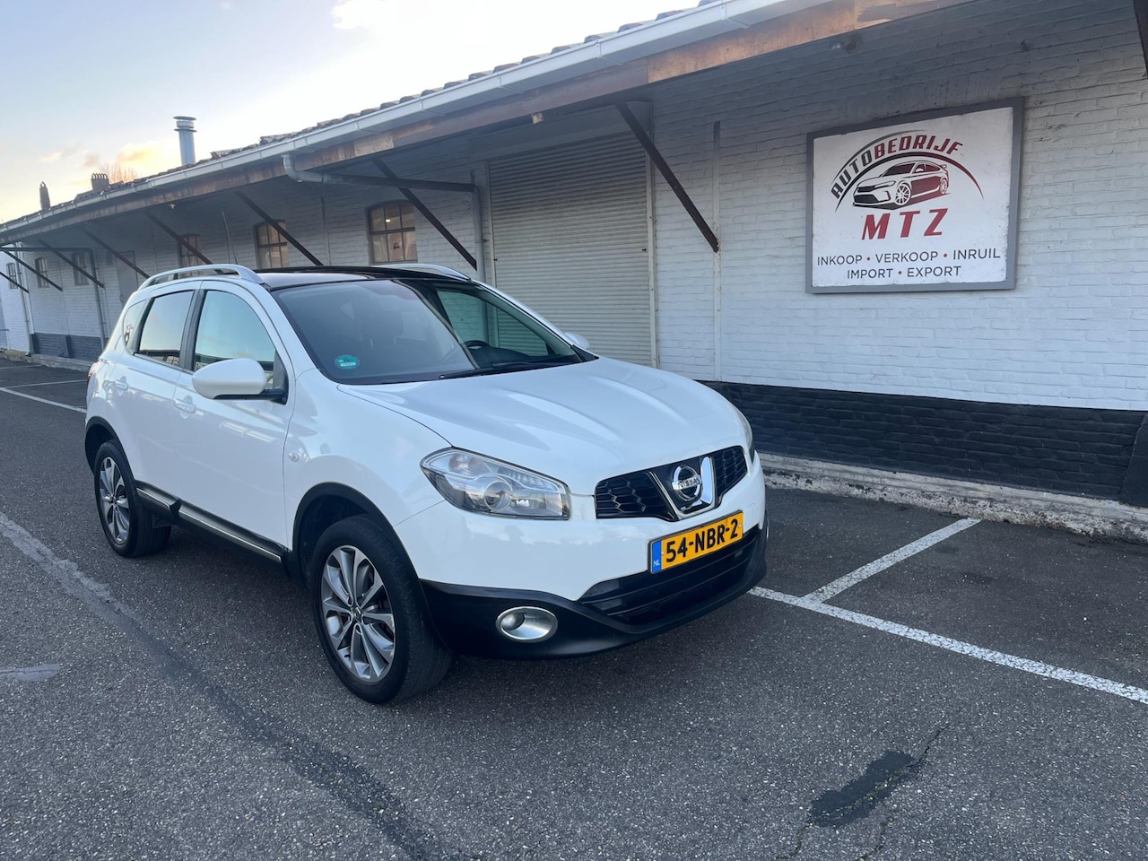 Nissan Qashqai - 1.6 Acenta PANO/ NAVI / CAM. - AutoWereld.nl