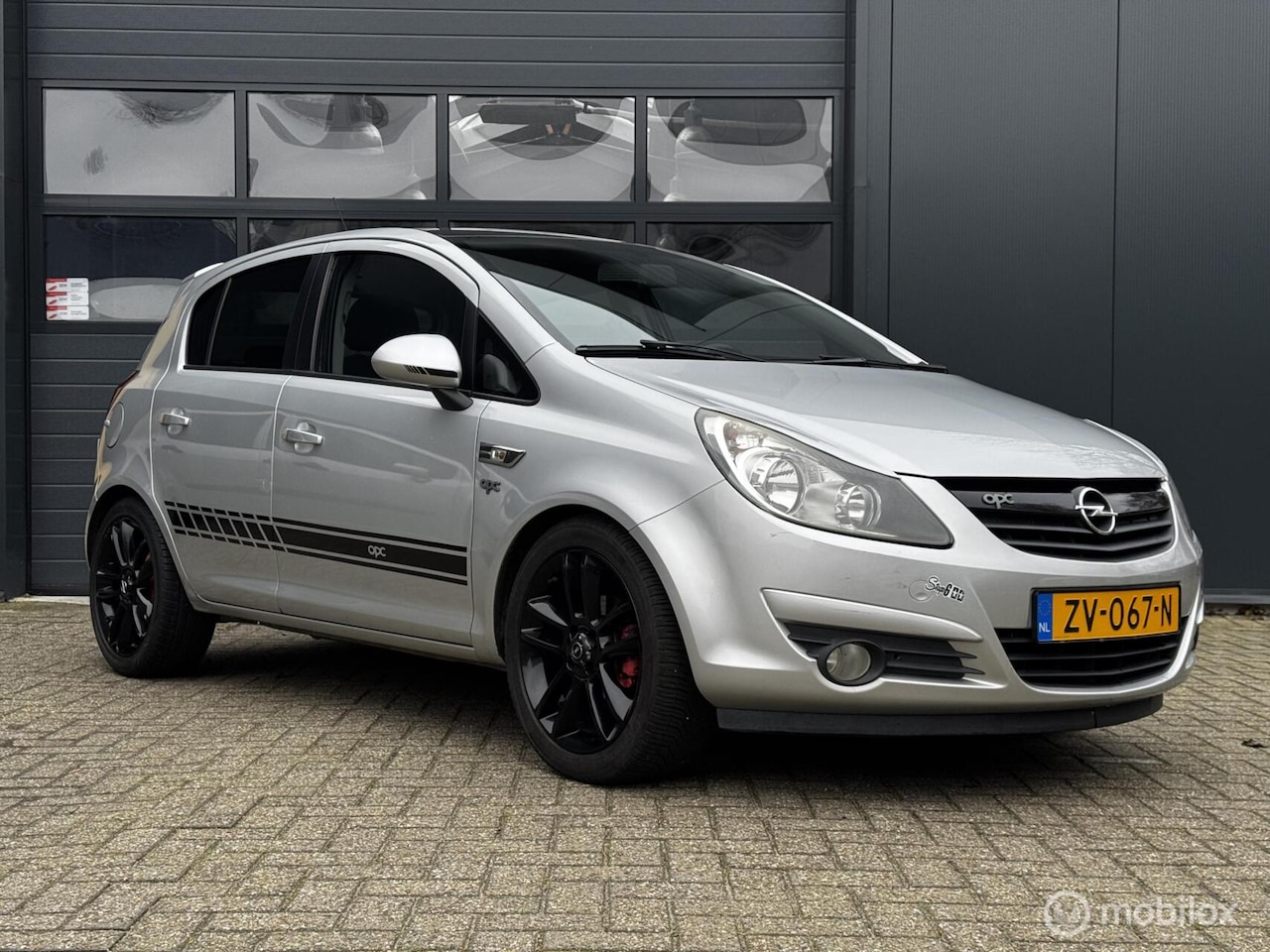 Opel Corsa - 1.2-16V Sport | Opc look | airco | - AutoWereld.nl
