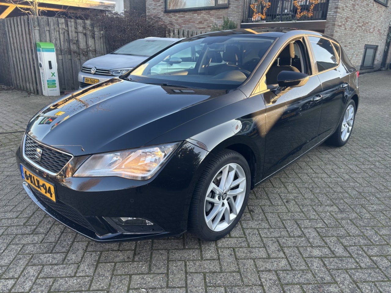 SEAT Leon - 1.2 TSI Style Trekhaak/lichtmetalen wielen 17''/ parkeerhulp - AutoWereld.nl