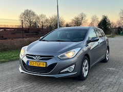 Hyundai i40 Wagon - 1.6 GDI Blue i-Motion | Cruise + Clima + Navi Nu € 2.999,