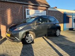 Toyota Aygo - 1.0 VVT-i x-play AIRCO/CAMERA/CRUISE