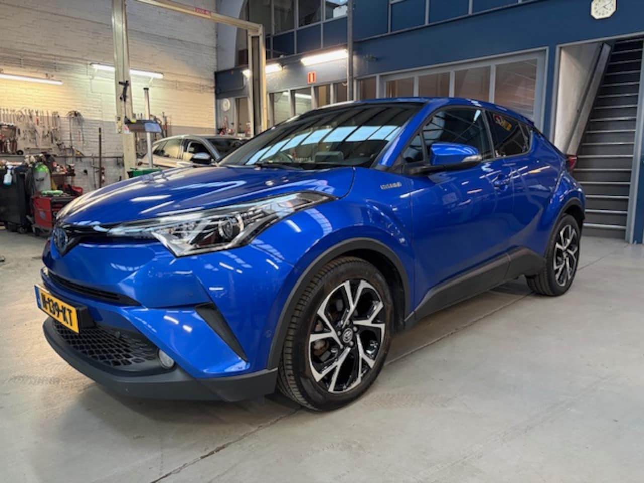 Toyota C-HR - 1.8 Hybrid 122pk CVT Active | Navigatie | Camera | Stoel + Stuurverwarming | Cruise contro - AutoWereld.nl