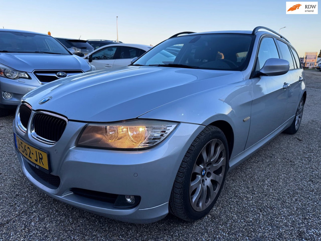 BMW 3-serie Touring - 318i High Executive AUTOMAAT Dealer OH! Nette Auto Laag Kilometers - AutoWereld.nl