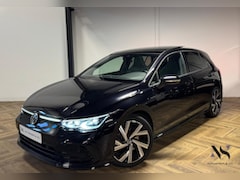 Volkswagen Golf - 1.5 eTSI R-Line PANO KEYLESS CAM