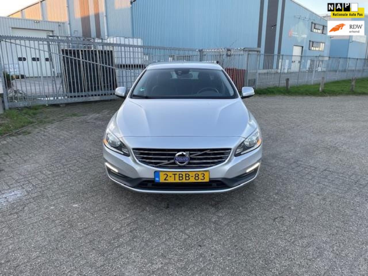 Volvo V60 - 1.6 D2 Momentum 1.6 D2 Momentum - AutoWereld.nl