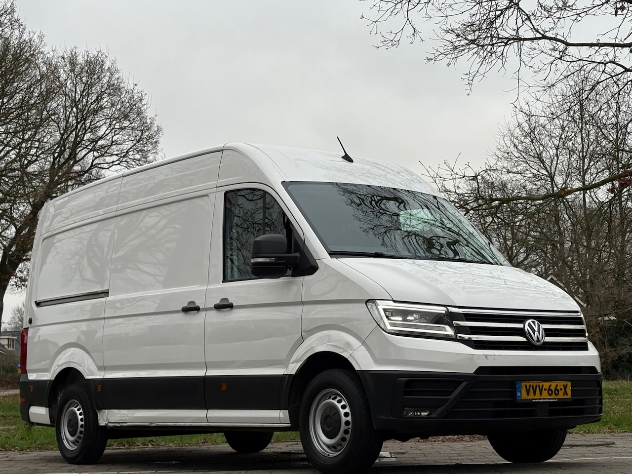 Volkswagen Crafter - 35 2.0 TDI L2H2|140PK|EURO6|AUTOMAAT|airco|cruise|achteruitrijcamera|apple carplay|trekhaa - AutoWereld.nl