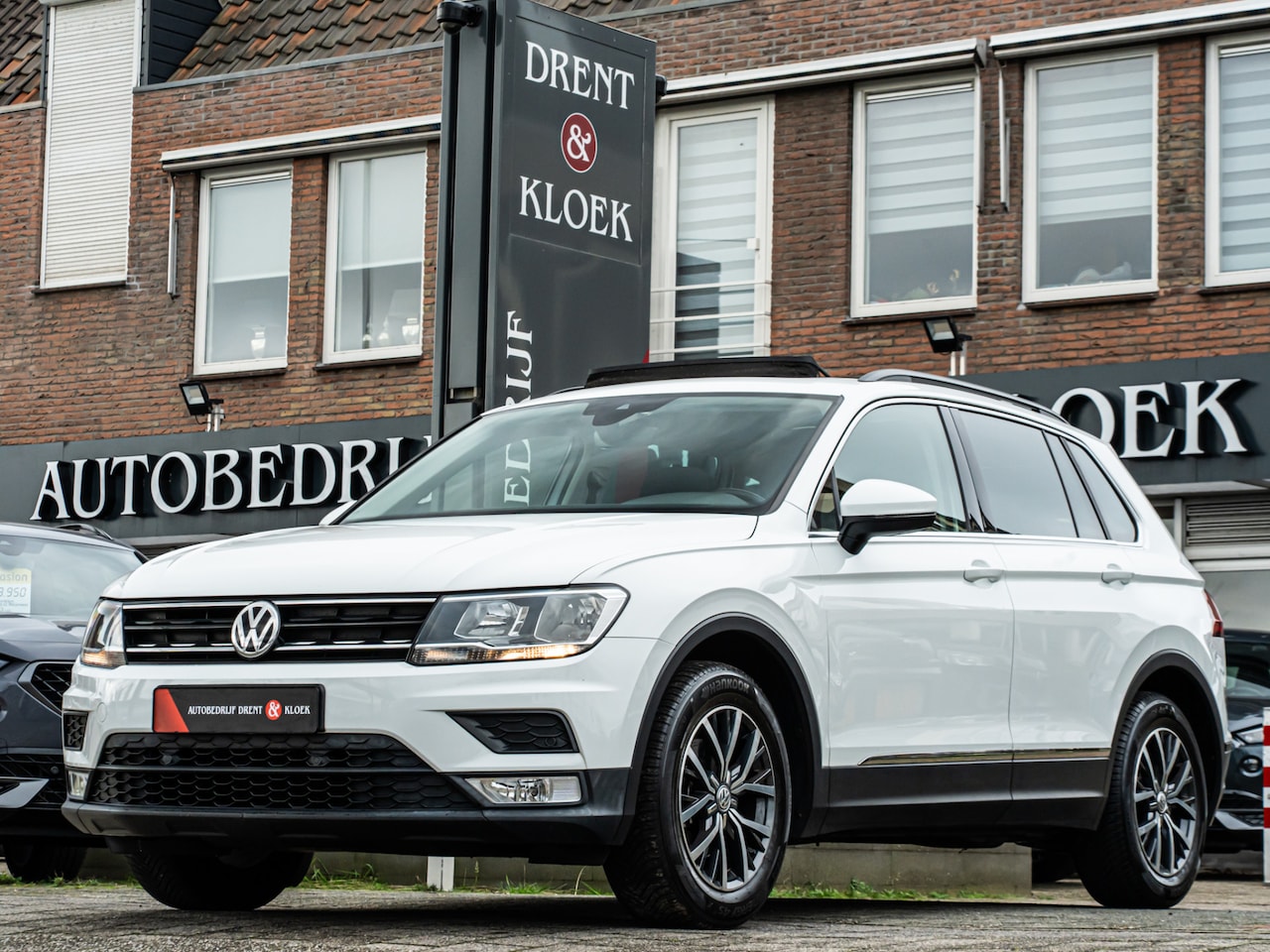 Volkswagen Tiguan - 1.4 TSI ACT Comfortline ORG NL PANO STOELVERW NAVI PDC CRUISE - AutoWereld.nl