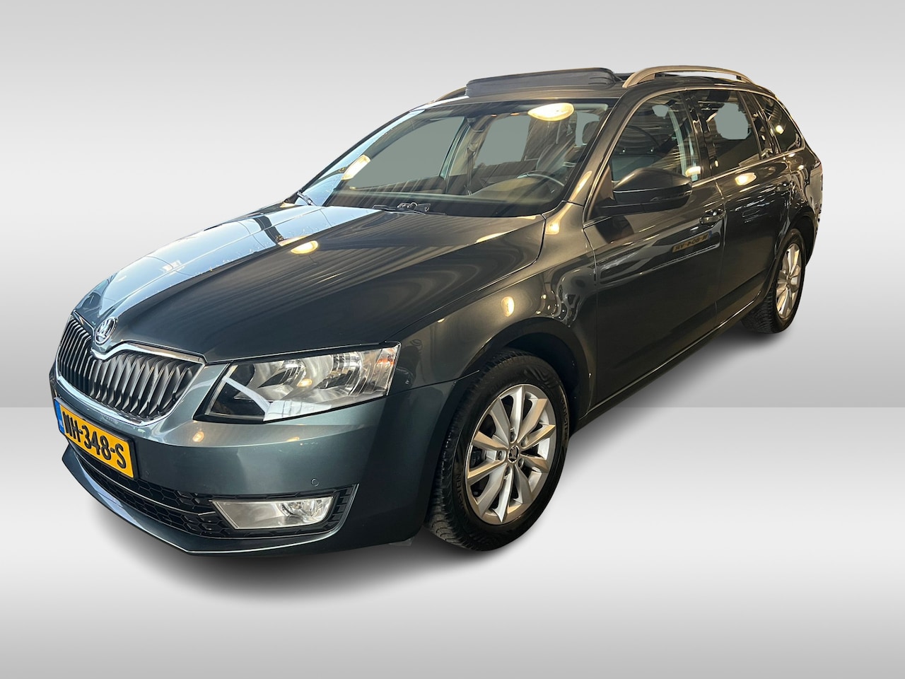 Skoda Octavia Combi - 1.6 TDI Greentech Ambition Business Trekhaak | Pano | Stoelverw. | Carplay | Cruise | Navi - AutoWereld.nl