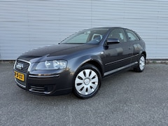 Audi A3 - 1.6 Attraction NAP Airco Cruise control Rijd en schakelt goed