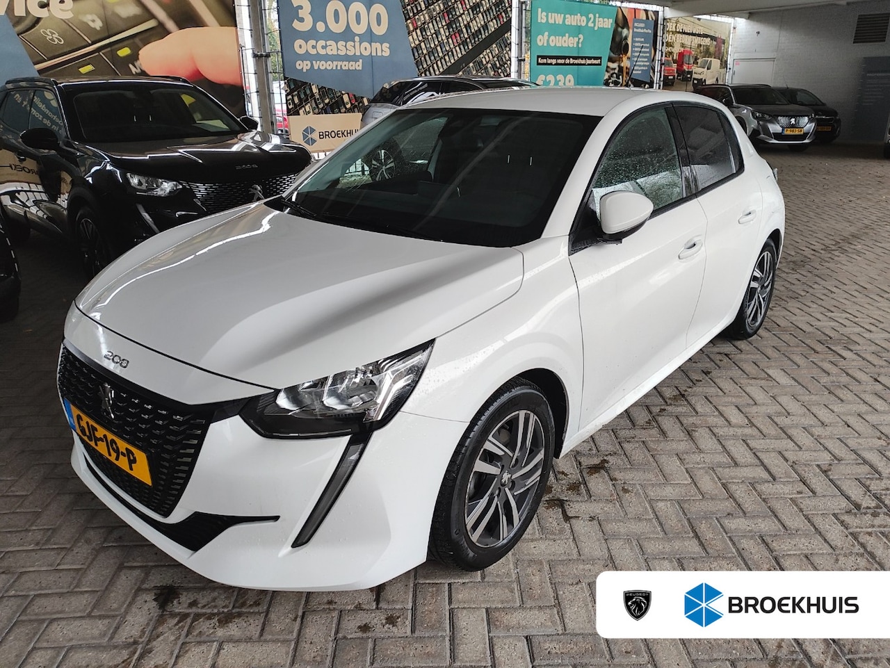 Peugeot 208 - 1.2 PureTech Blue Lease Allure | Achterbank in delen neerklapbaar | Achteruitrijcamera | A - AutoWereld.nl