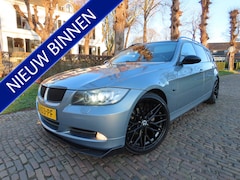 BMW 3-serie Touring - 320i Business Line Automaat Ecc Cruisecontrol Apple Carplay Navigatie Stoelverwarming Pdc