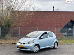 Toyota Aygo - 1.0-12V Access | Nieuwe APK | El. Ramen | 5-drs | Incl. Onderhoudshistorie | Rijdt en scha