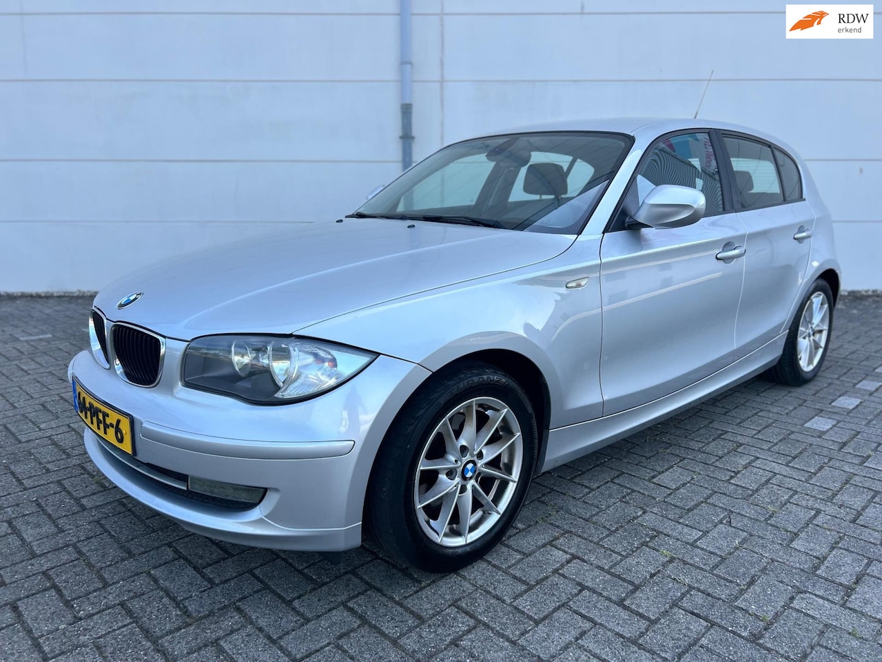 BMW 1-serie - 118i Business Line Cruise Contole, Climat Controle, Nieuwe Apk 04-12-2026 - AutoWereld.nl