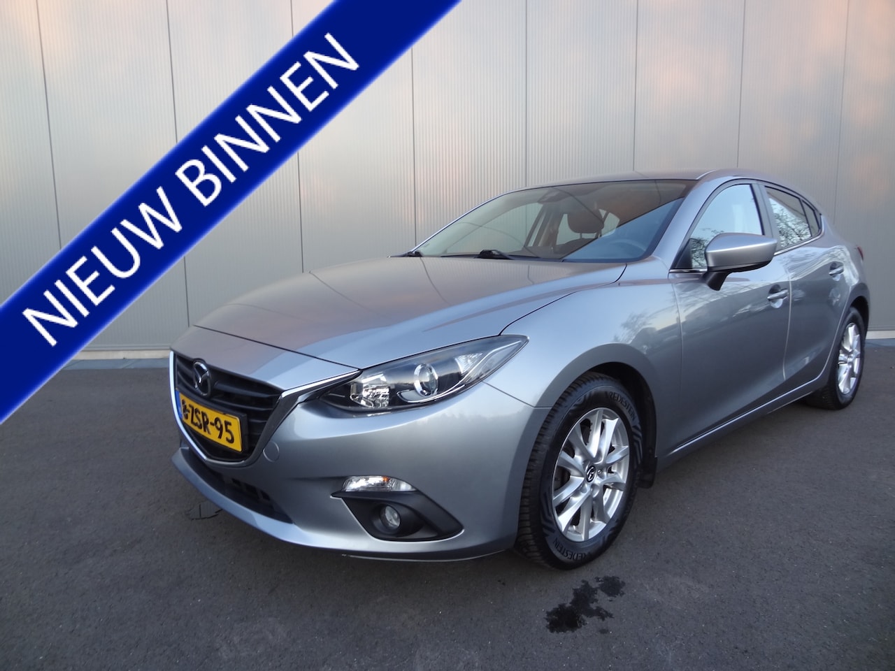 Mazda 3 - | 2.0 | TREKHAAK | NAVI | CRUISE - AutoWereld.nl