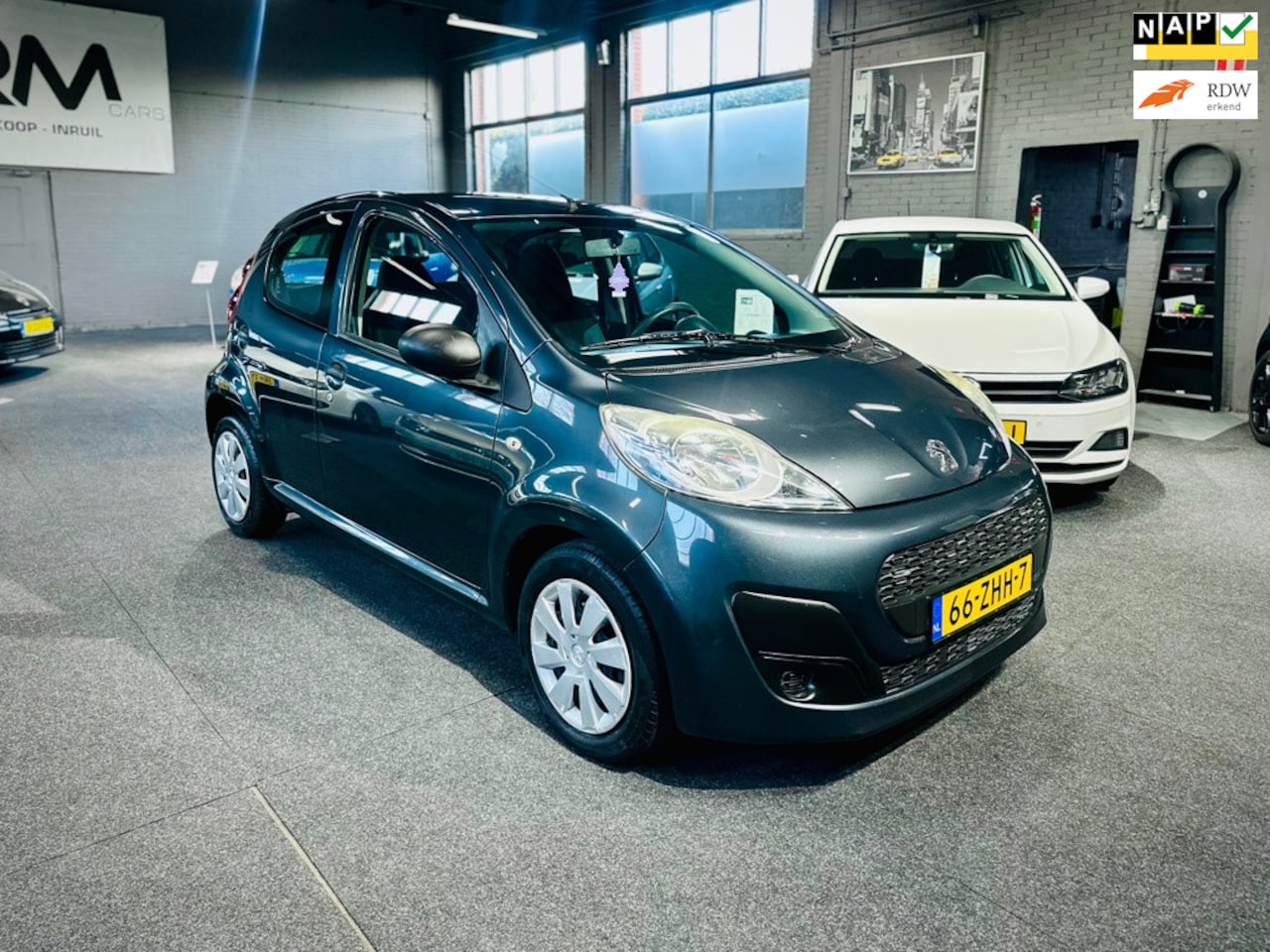 Peugeot 107 - 1.0 Access Accent 5 DRS - AIRCO - NAP - AutoWereld.nl