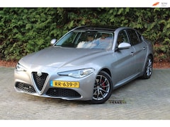 Alfa Romeo Giulia - 2.2 Super 180PK Automaat | Leder | Elektrische stoelen | Navigatie | Stoel/stuurverwarming