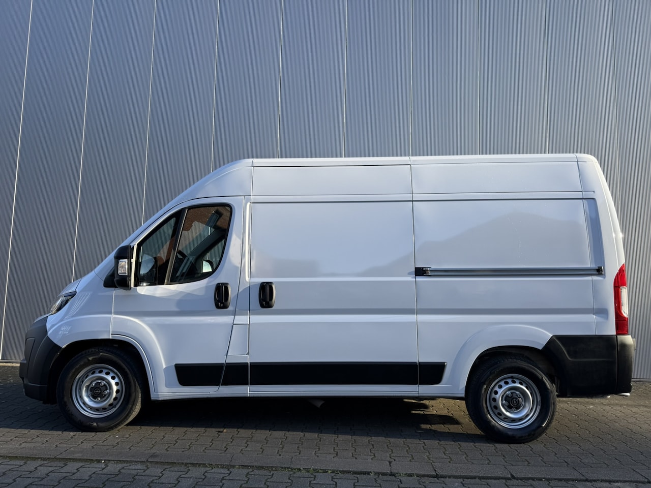 Opel Movano - 2.2D 180 S&S L2H2 3.5t Zwaar - AutoWereld.nl