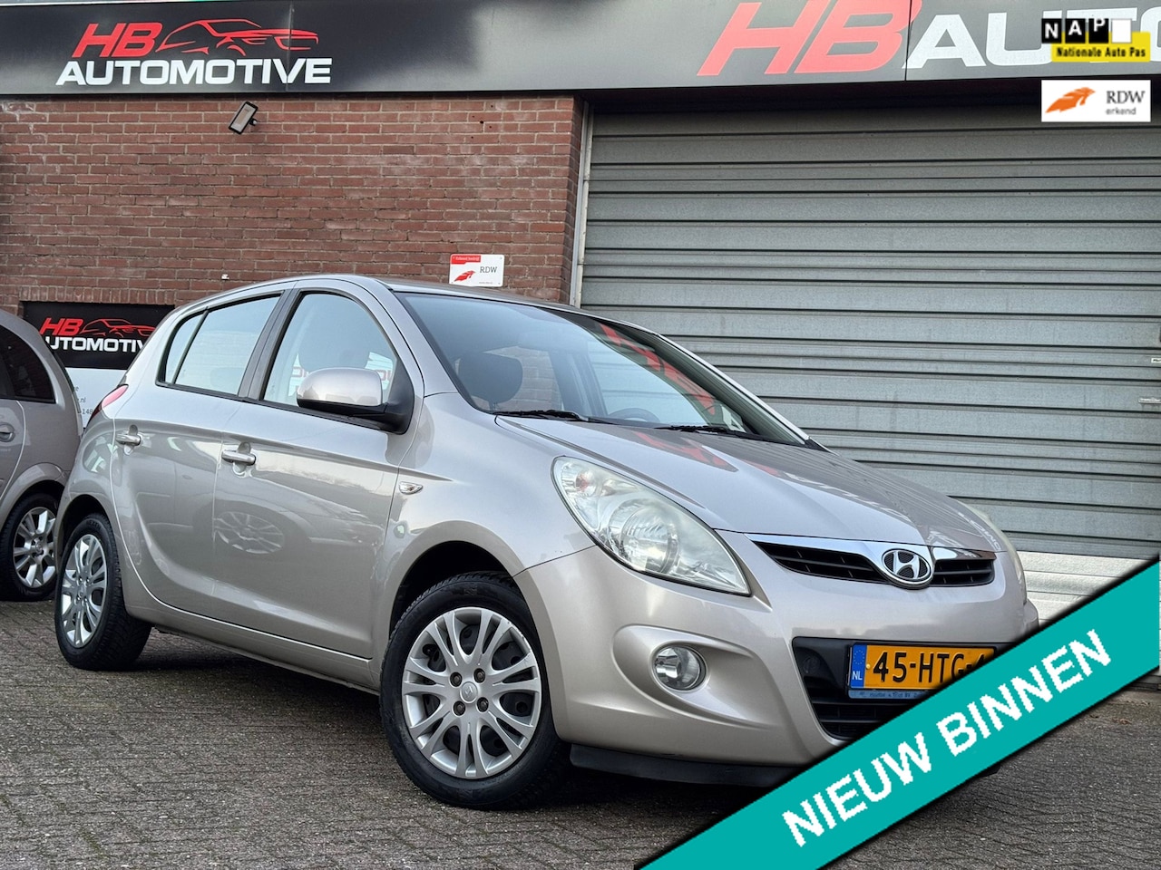 Hyundai i20 - 1.2i Dynamic NIEUWE KOPPELING/NAP/AIRCO/EL RAMEN - AutoWereld.nl