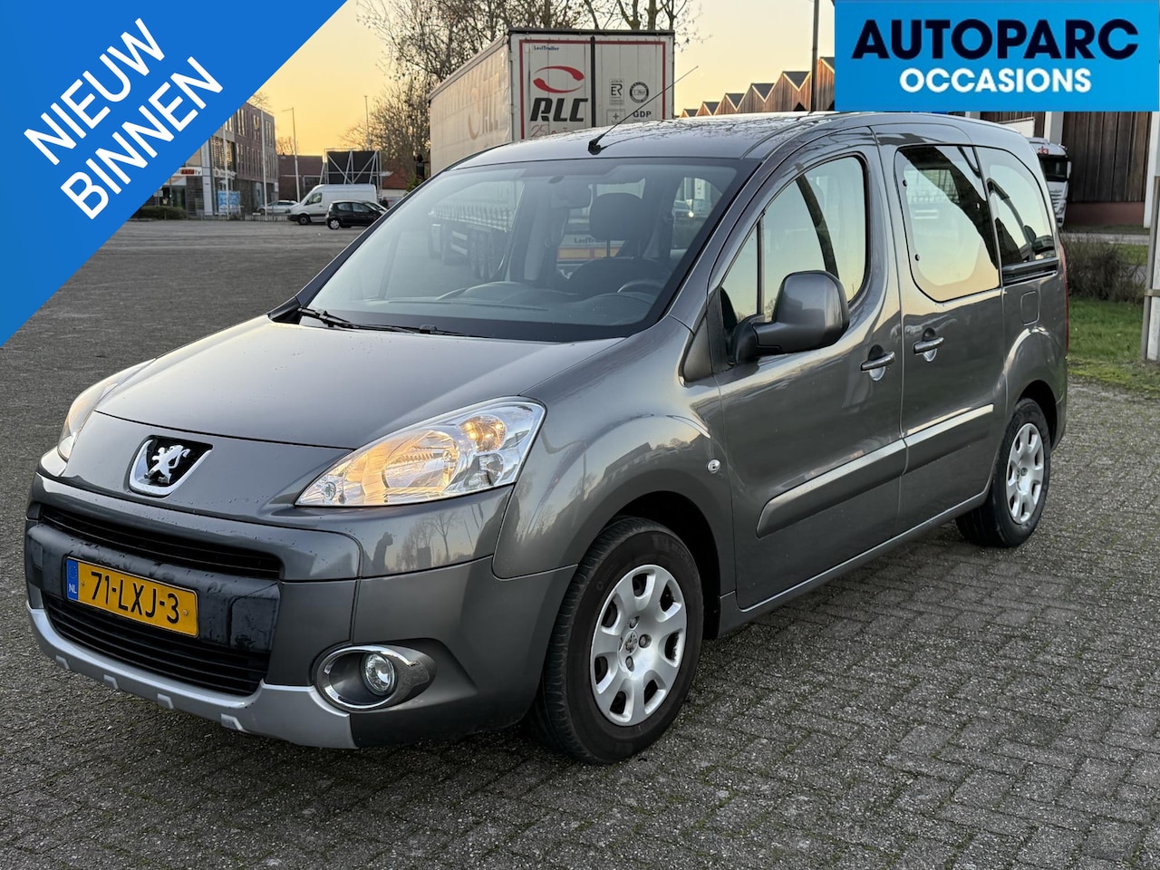 Peugeot Partner Tepee - 1.6 VTi XT Style 1.6 VTi XT Style , TREKHAAK, AIRCO, CRUISE CONTROLE, SUPER NETTE AUTO, LUXE INTERIEUR, REC - AutoWereld.nl