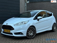 Ford Fiesta - 1.6 ST2 | 182pk | Stoelverwarming | Recaro | Dealer onderhouden