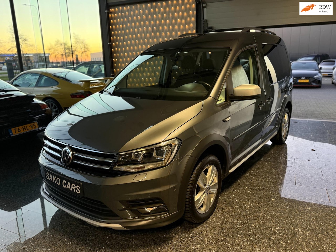 Volkswagen Caddy - 1.4 TSI Alltrack 2017 Handgeschakeld zeer nette staat!! - AutoWereld.nl