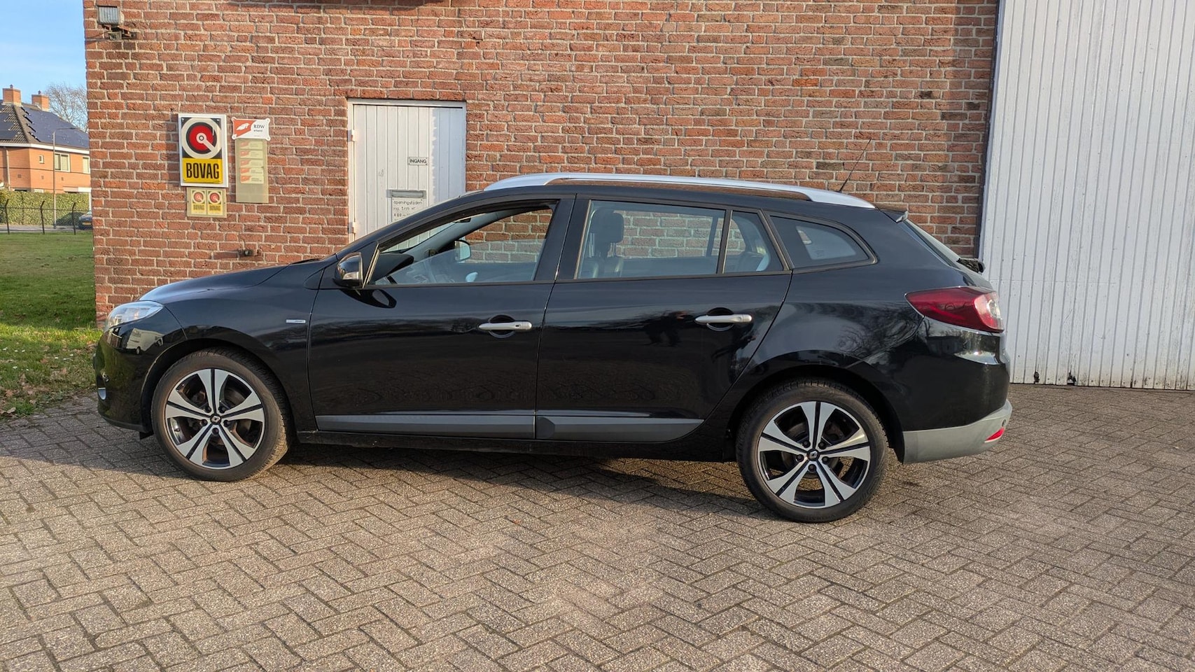 Renault Mégane Estate - 1.4 TCe Bose - Navi - 1e eign. - AutoWereld.nl