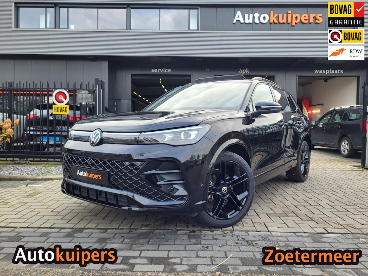 Volkswagen Tiguan - 1.5 eTSI R-line Edition | Met o.a. panoramadak, elektrisch uitklapbare trekhaak en Harman - AutoWereld.nl