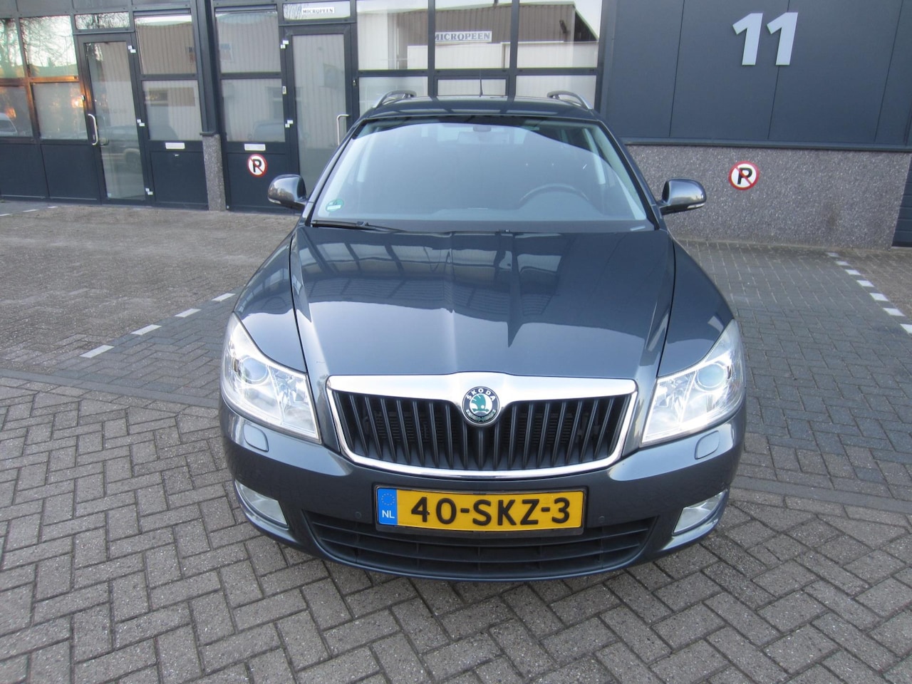 Skoda Octavia Combi - 1.4 TSI Greentech Elegance Business Line 2011 Airco Navi NAP! APK! - AutoWereld.nl