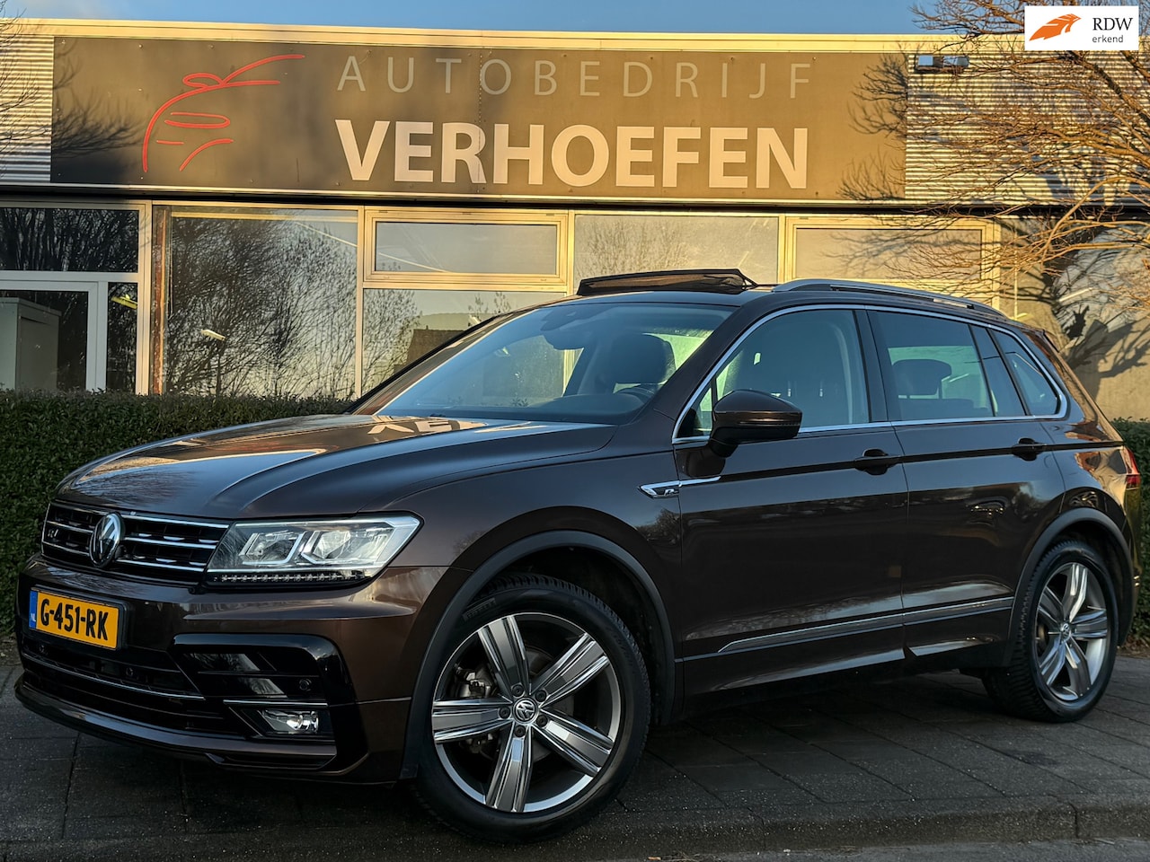 Volkswagen Tiguan - 1.4 TSI ACT R-LINE - AUTOMAAT - PANORAMADAK - APPLE CARPLAY - LANE/FRONT ASSIST VIRTUAL CO - AutoWereld.nl
