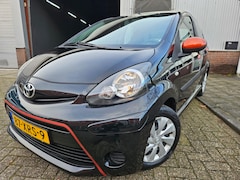 Toyota Aygo - 1.0 5 DEURS Orange Black Edition AIRCO Lage km