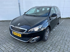 Peugeot 308 SW - 1.2 PureTech Allure Navi Stoelverwarming Massage stoelen voor Led verlichting Cruise Clima