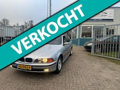 BMW 5-serie Touring - 523i Touring AUTOMAAT RIJDT PERFECT