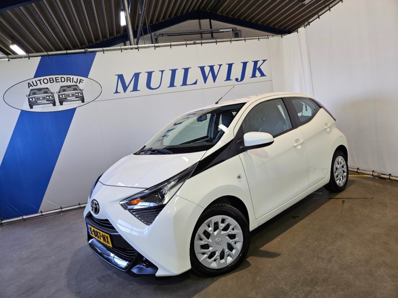 Toyota Aygo - 1.0 VVT-i x-play / Camera / CarPlay / NL Auto - AutoWereld.nl