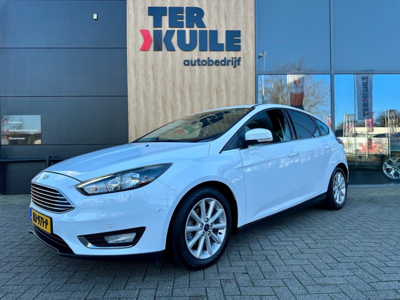 Ford Focus - 1.0 Titanium Edition / distr. vervangen - AutoWereld.nl
