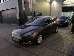Ford Focus Wagon - 1.0 Titanium 1e Eigenaar Trekhaak Navi Airco NAP APK