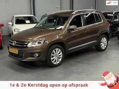 Volkswagen Tiguan - 1.4 TSI Sport&Style Keyless PDC Navi Trekhaak Nieuwe APK NAP