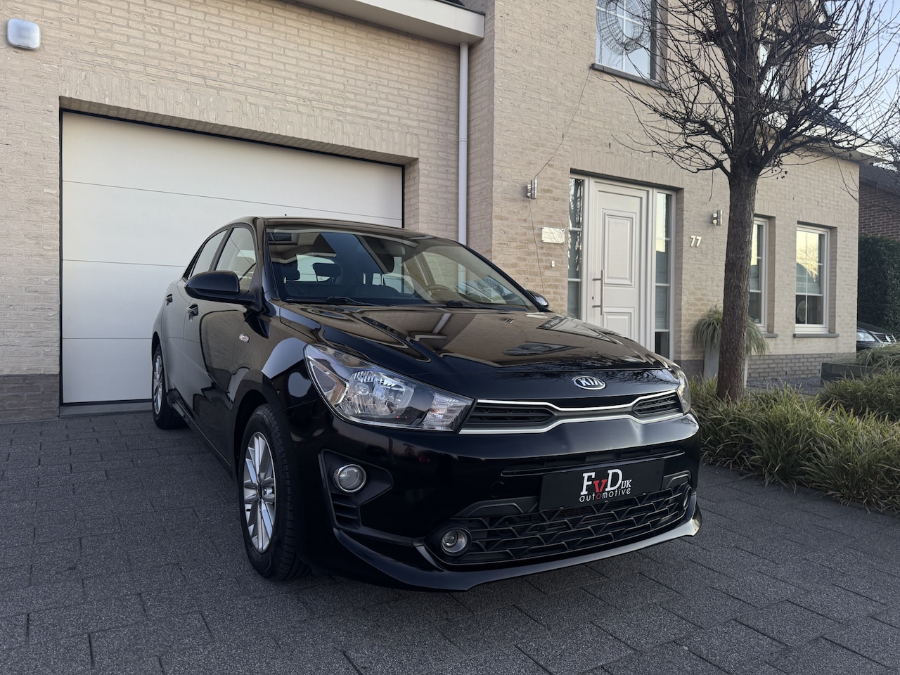 Kia Rio - 1.2 DynamicLine Facelift Carplay Camera DAB Navi Clima 15" Pdc - AutoWereld.nl